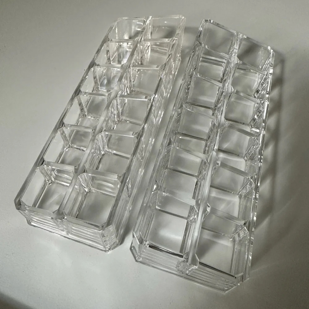 🍩3/$20🍩 EUC ACRYLIC BEAUTY ORGANIZERS for Lipsticks & Lip Gloss SET OF 2